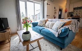 Chappell Cottage, Cosy Barn Treworgie Barton